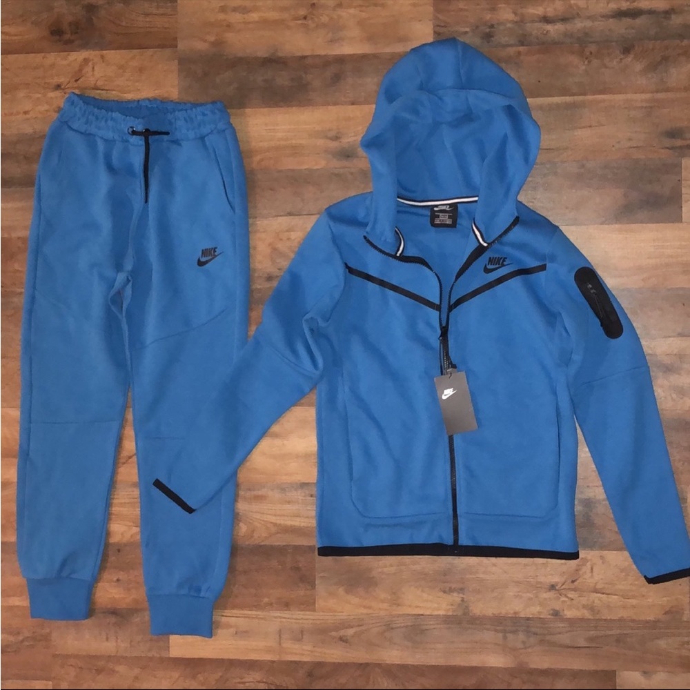 Nike jogging suit